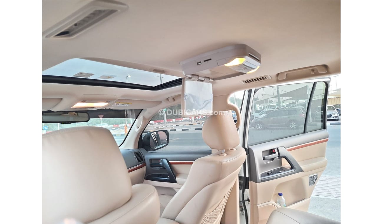 تويوتا لاند كروزر تويوتا لاندكروزر 2013 V8 في اكس ار فل اوبشن بحالة ممتازة للبيع