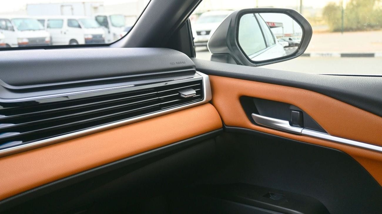 Toyota Camry GLE 2.5L Toyota Camry Hybrid GLE