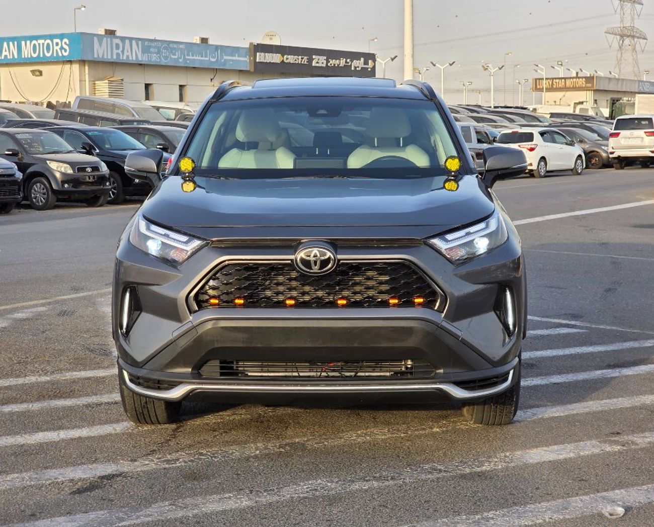 تويوتا راف ٤ 2024 Model Full option 4x4 , sunroof,  leather seats and trunk automatic