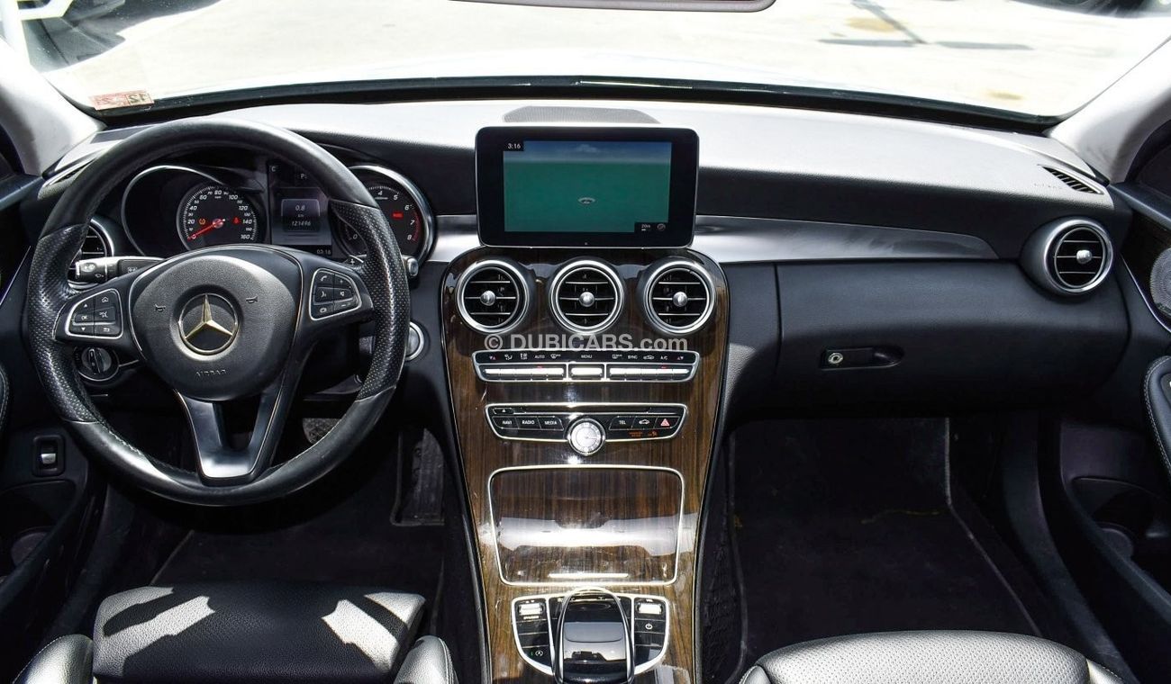 مرسيدس بنز C 300 4 Matic