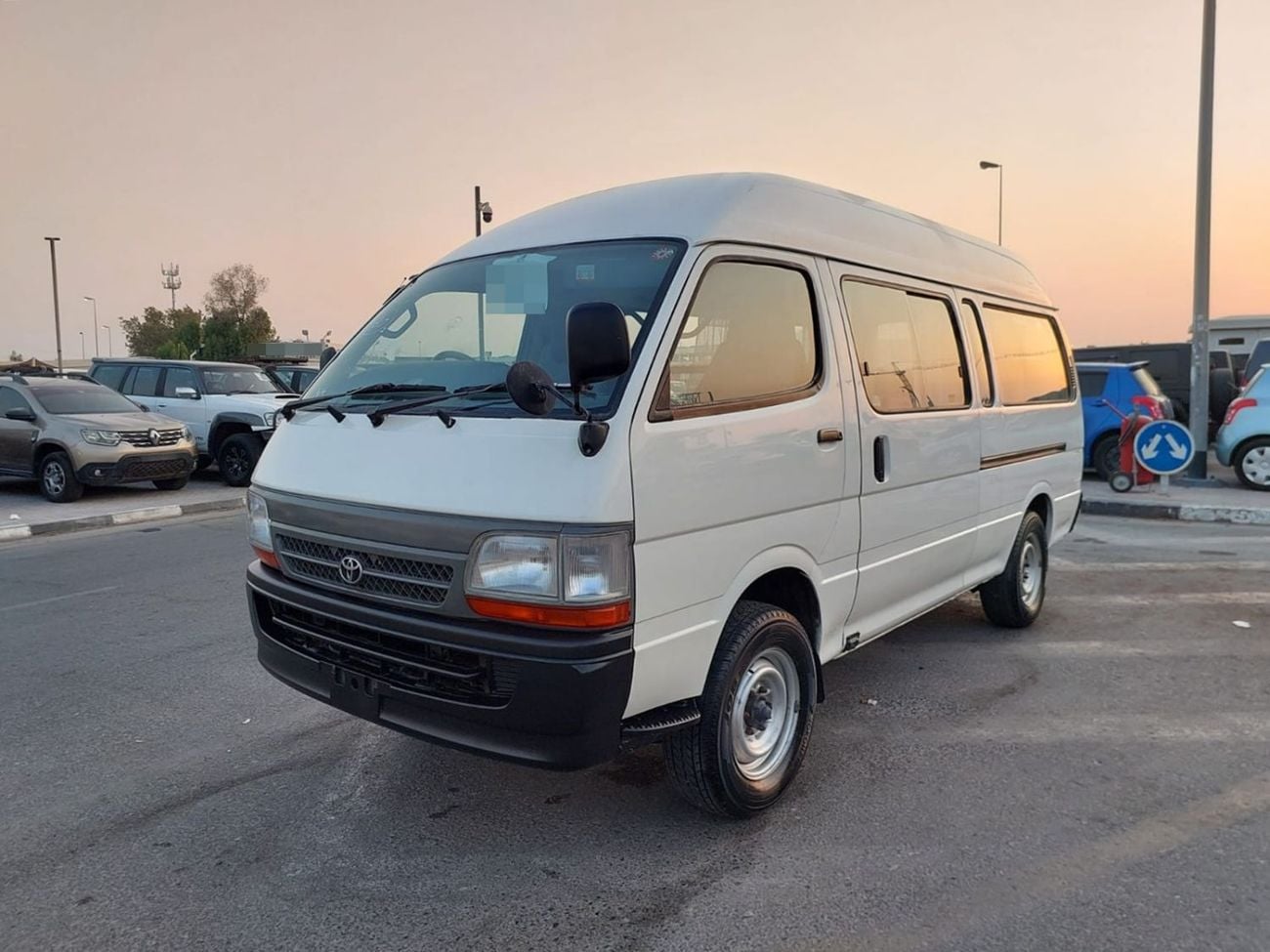 Toyota Hiace 2000 TOYOTA HIACE VAN RHD DIESEL AUTOMATIC (PM00733)