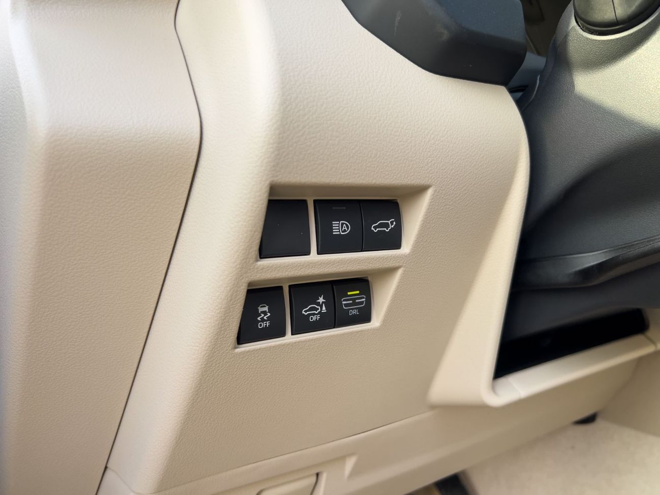 تويوتا لاند كروزر EXPORT ONLY - 2026 LC300 VX 4.0L (Highest Spec - Oman)