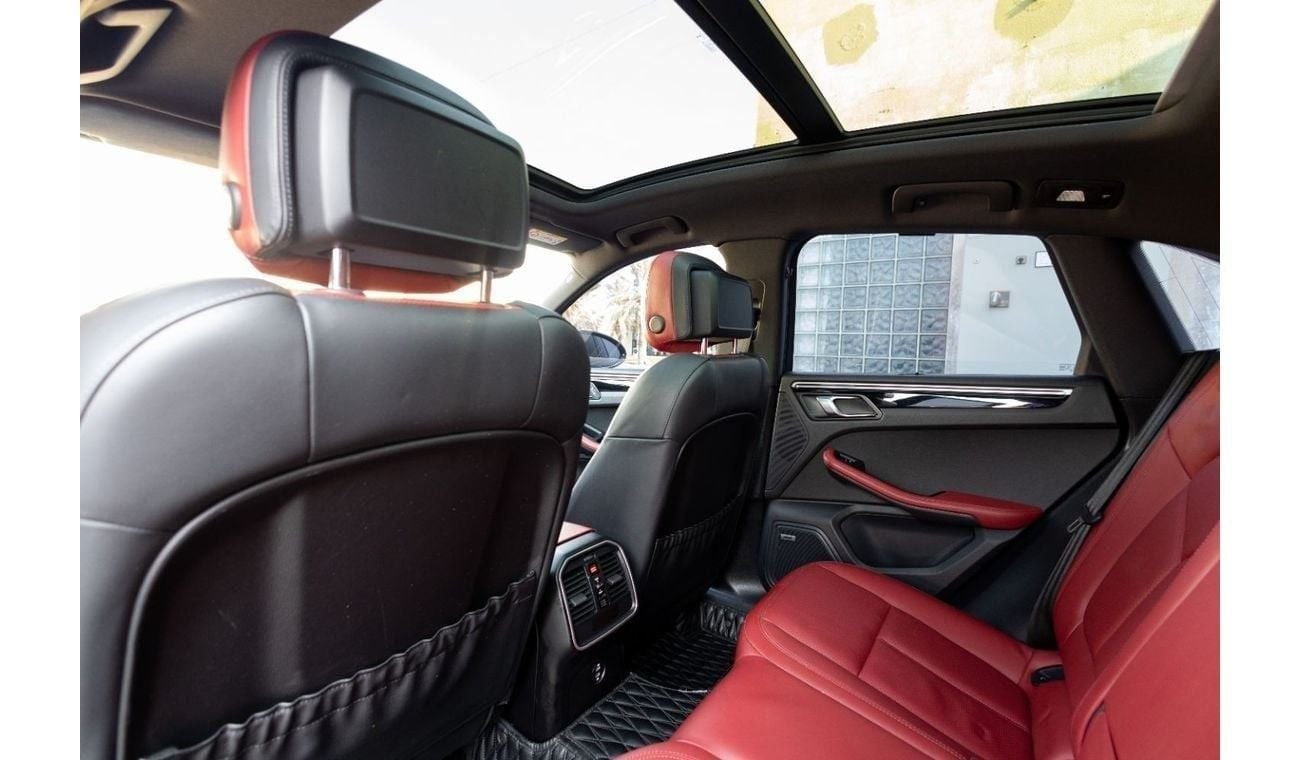 بورش ماكان Std 2.0L (252 HP) Porsche Macan 2023 GCC under Agency Warranty and Service Contract with Flexible Do