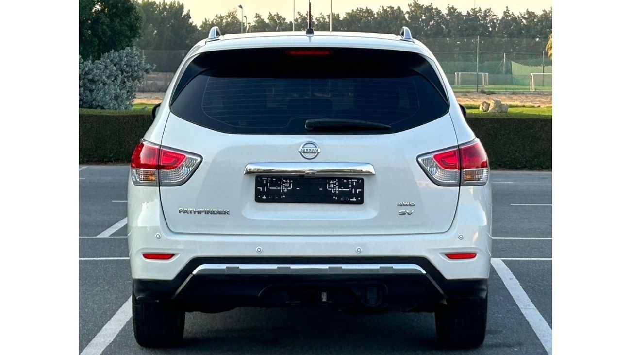 Nissan Pathfinder SL Nissa Pathfinder 2014 4WA GCC //ORGINAL PAINT // ACCIDENT FREE // PERFECT CONDITION