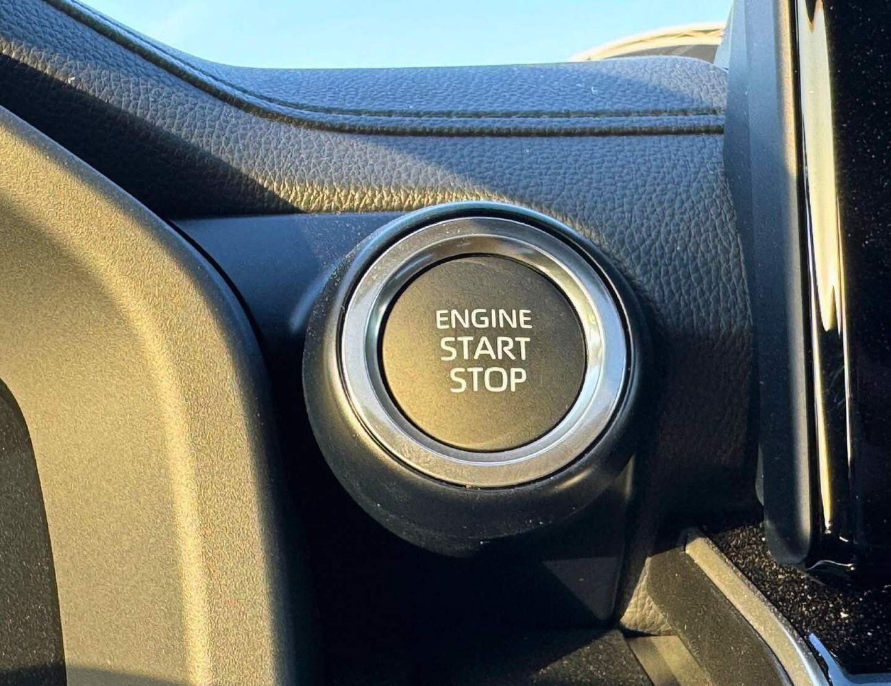 Toyota Land Cruiser GXR | 3.5L V6 PETROL | DRIVER PWR SEAT | SUNROOF | DIGITAL SPEEDOMETER | DIFF LOCK (CODE # GXR33M)