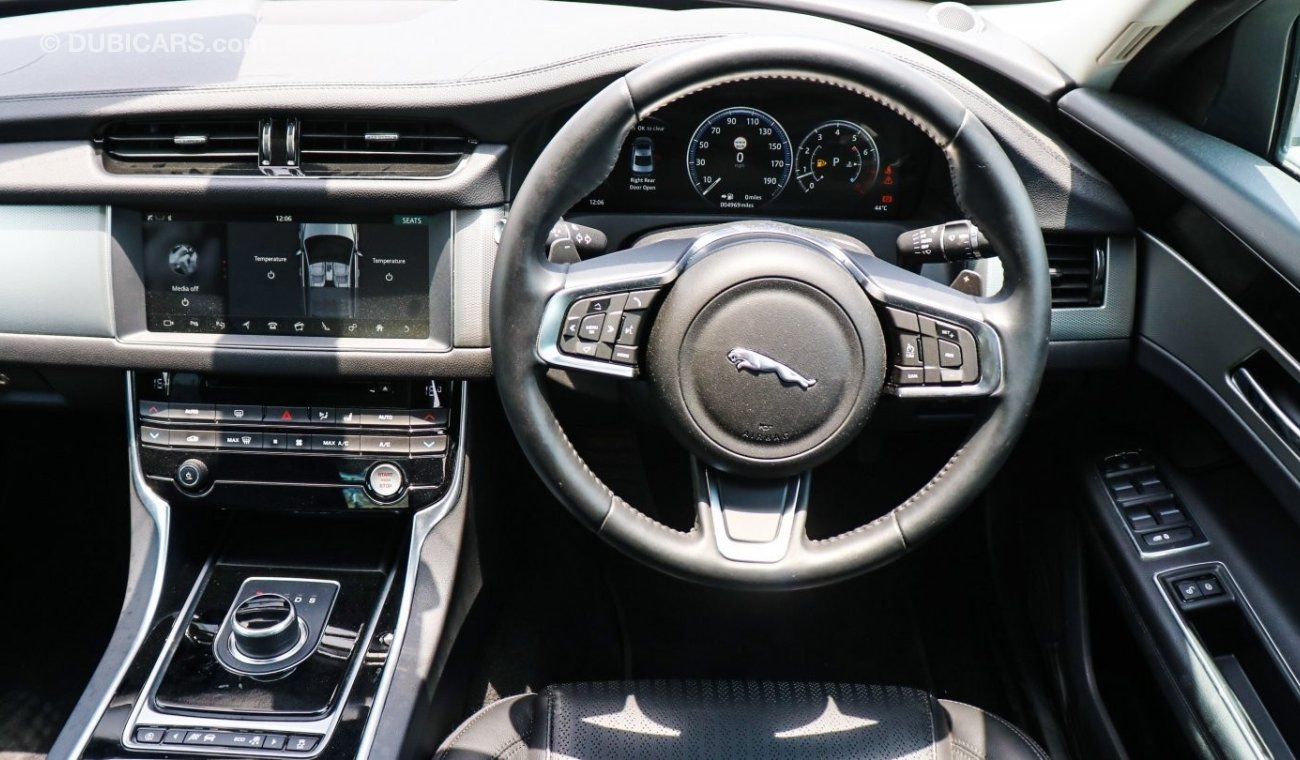 Jaguar XF 2.0P petrol automatic Prestige 300 PS Right Hand Drive