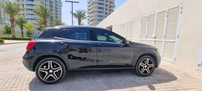 Mercedes Benz GLA250 4MATIC (All-Wheel-Drive)