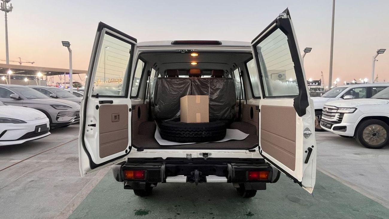 Toyota Land Cruiser Pickup 70