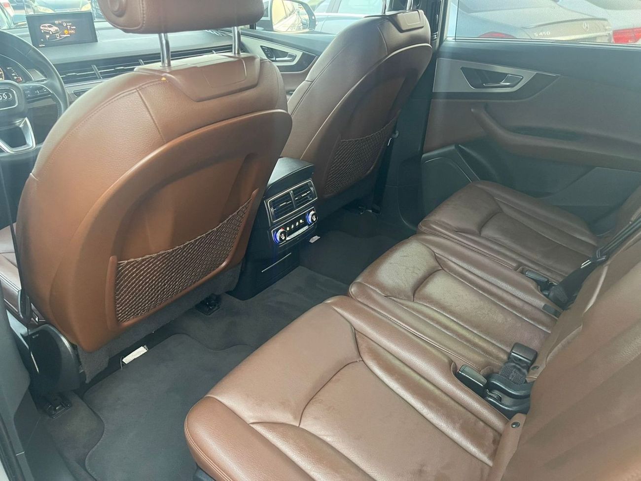 Audi Q7 45 TFSI quattro S-Line Audi Q7 TFSI QUATTRO 45 SLINE