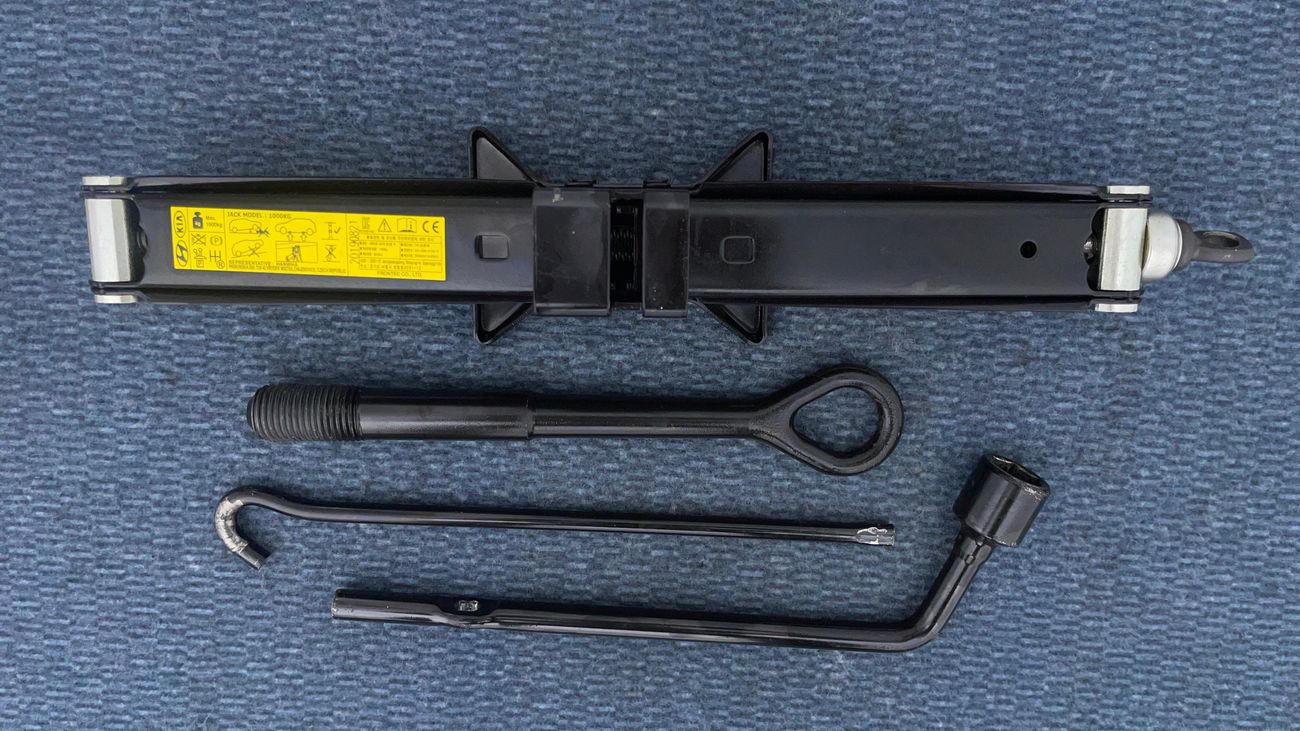 Kia Sportage LX 2.4 | Under Warranty | Inspected on 150+ parameters