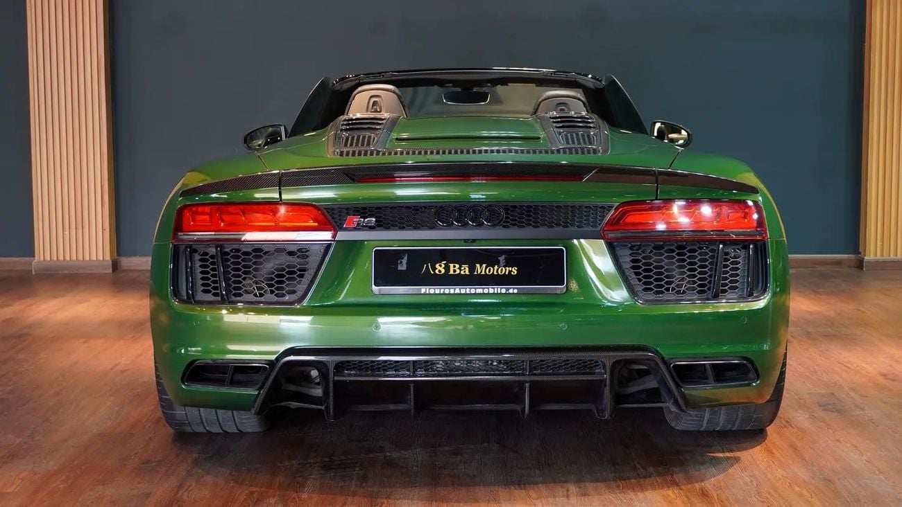 أودي R8 V10 Quatrro | Very Clean | Soft Top | Carbon fiber trim