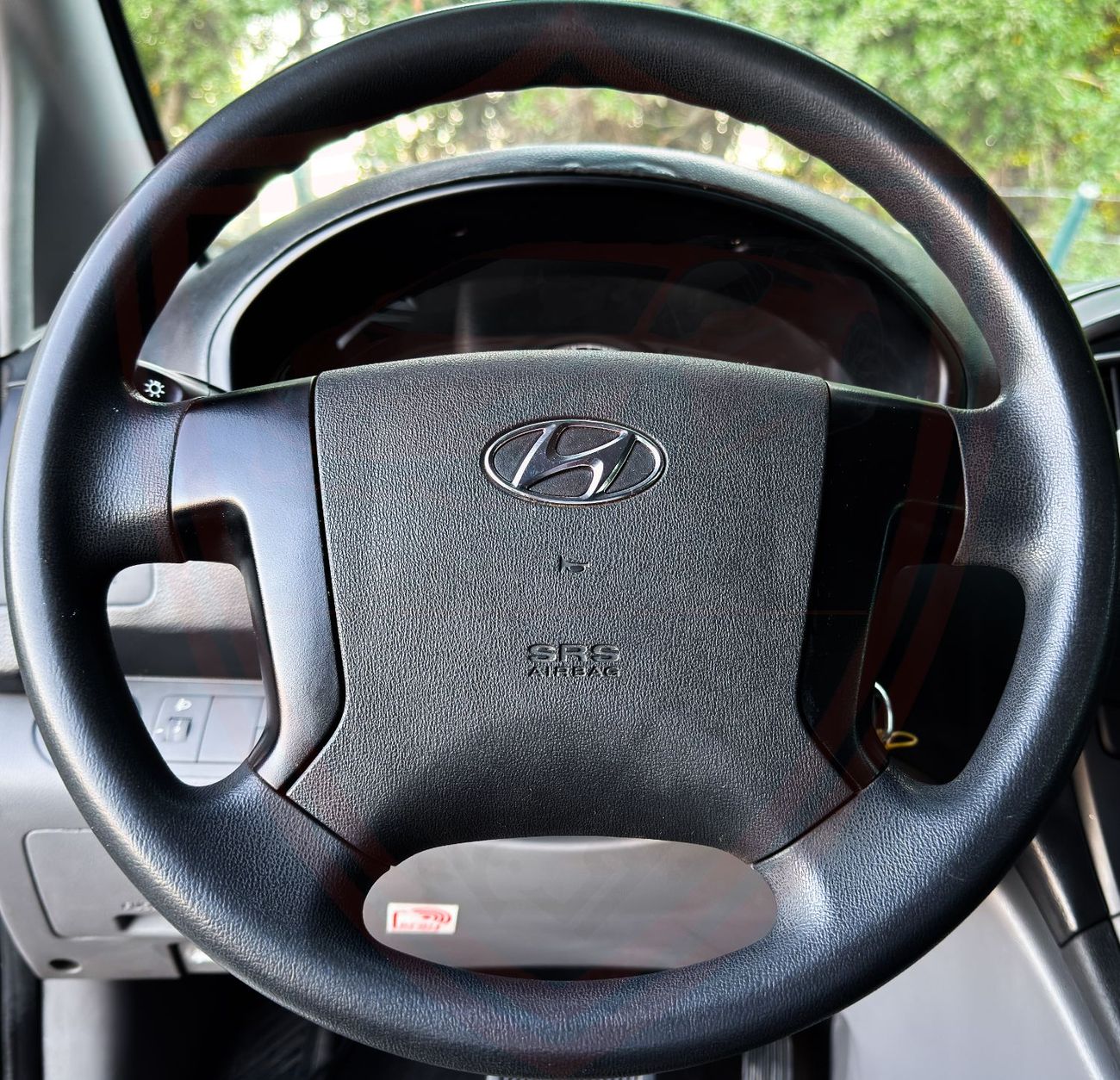 Hyundai H-1 Hyundai H1 | 2.4 L | 2020 | GCC | Accident-Free | In Excellent Condition | 924 P.M