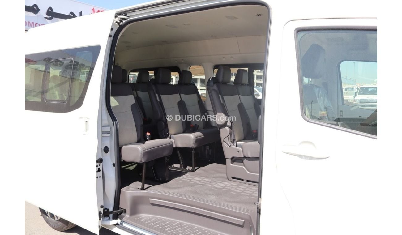Toyota Hiace GL -High Roof Commuter TOYOTA HIACE COMMUTER 2.8L DIESEL HIGH ROOF MANUAL TRANSMISSION