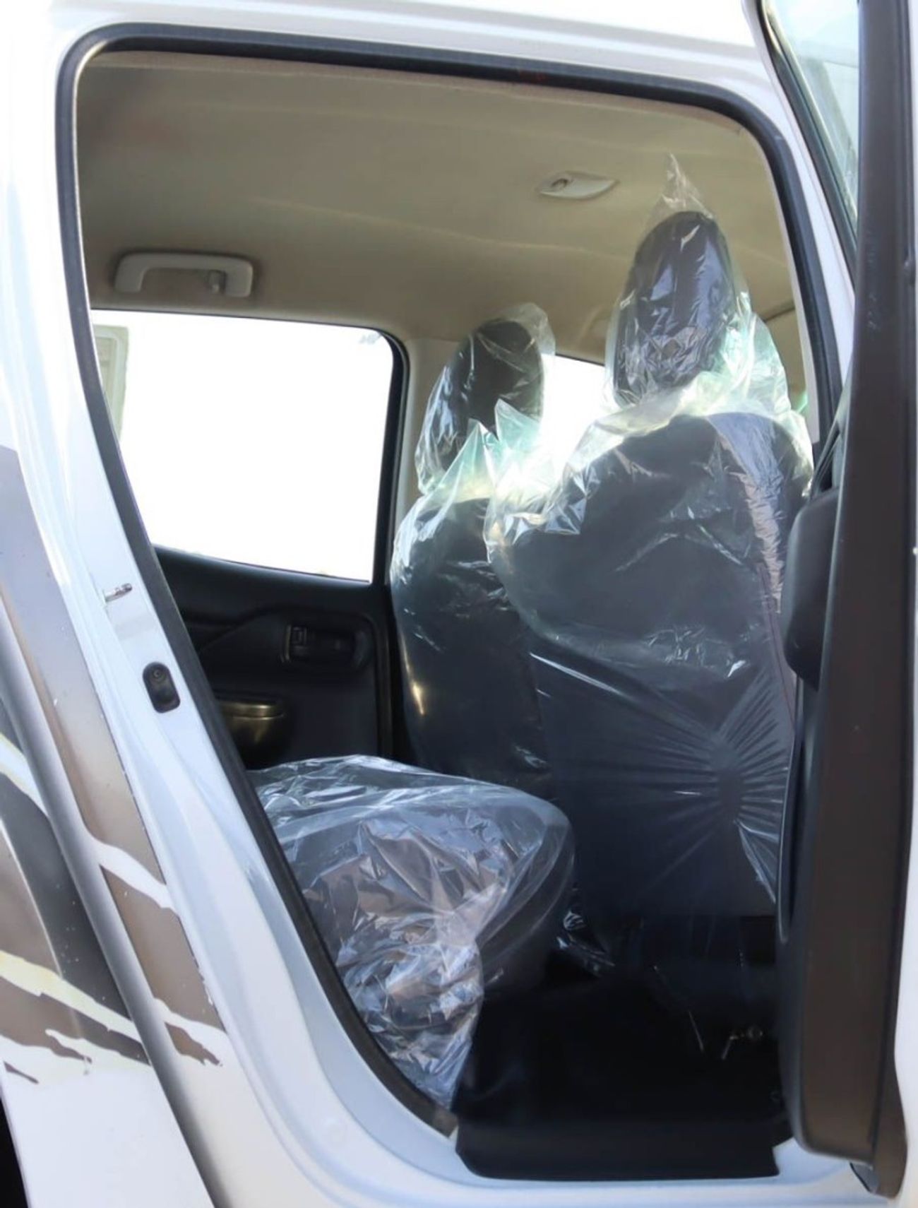 Mitsubishi L200 GL 2.4L (128 HP) Double Cab Utility Mitsubishi L200 2.4 L RWD 2020 GCC accident-free in excellent co