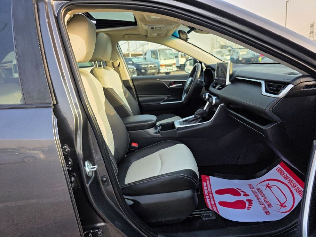 تويوتا راف ٤ 2024 Model Full option 4x4 , sunroof,  leather seats and trunk automatic