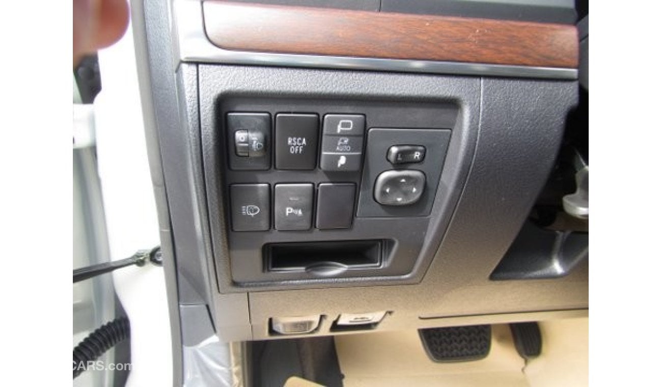 تويوتا لاند كروزر 4.5 8 سلندر ديزل مع توربو 2019 وريموت تشغيل السيارة عن بعد