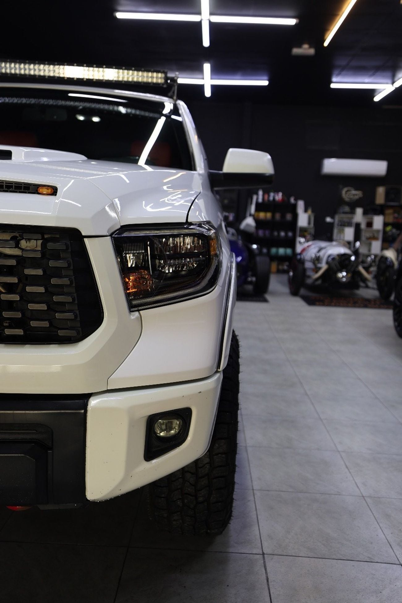Toyota Tundra STD (NON GCC) Std 5.7L