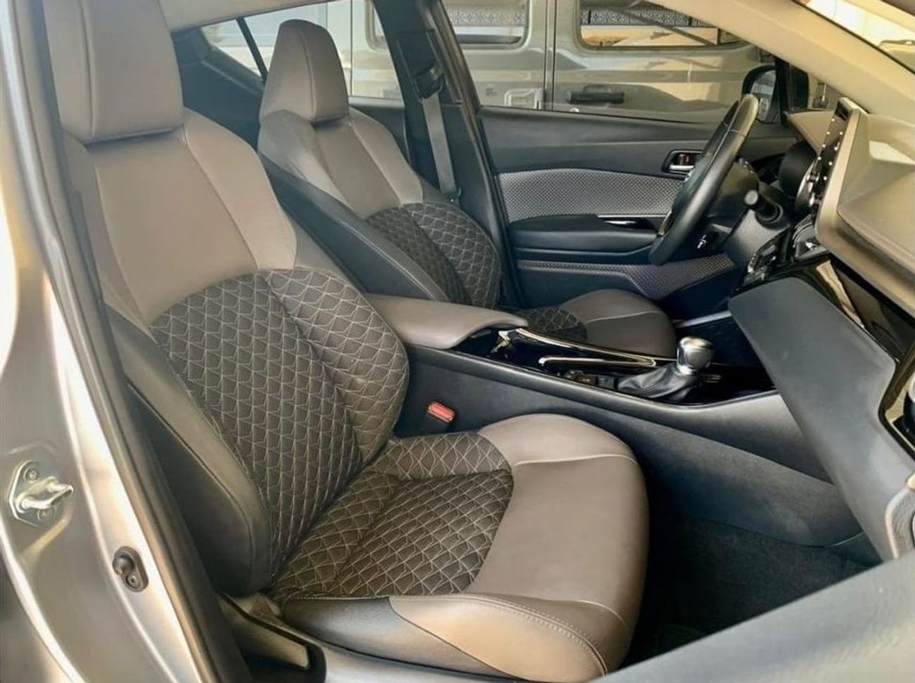 Toyota CHR Toyota C-HR Hybrid ,2022 (1.8L) GCC Specs Full Option