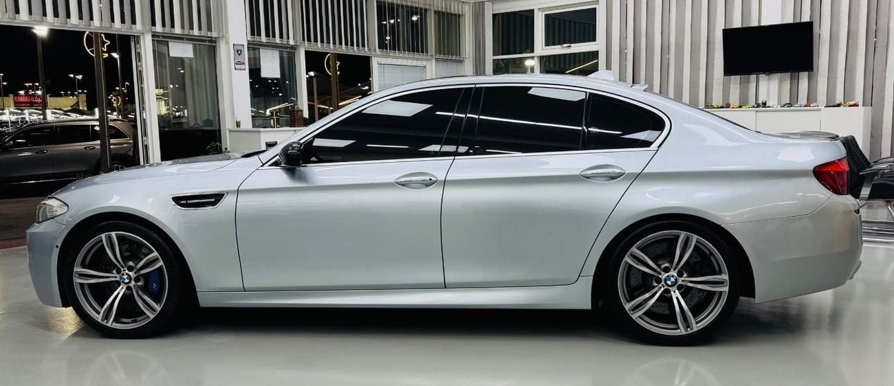 بي أم دبليو M5 Std 4.4L