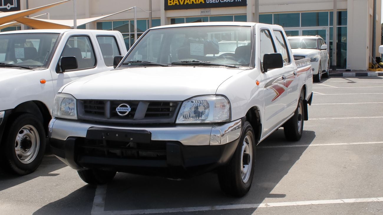 نيسان بيك آب nissan pickup 4x2 Gcc specs, free accident
