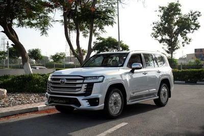 Toyota Land Cruiser VXR Toyota Land Cruiser 4.0 VXR 2026 GCC specs (FOR EXPORT ONLY)