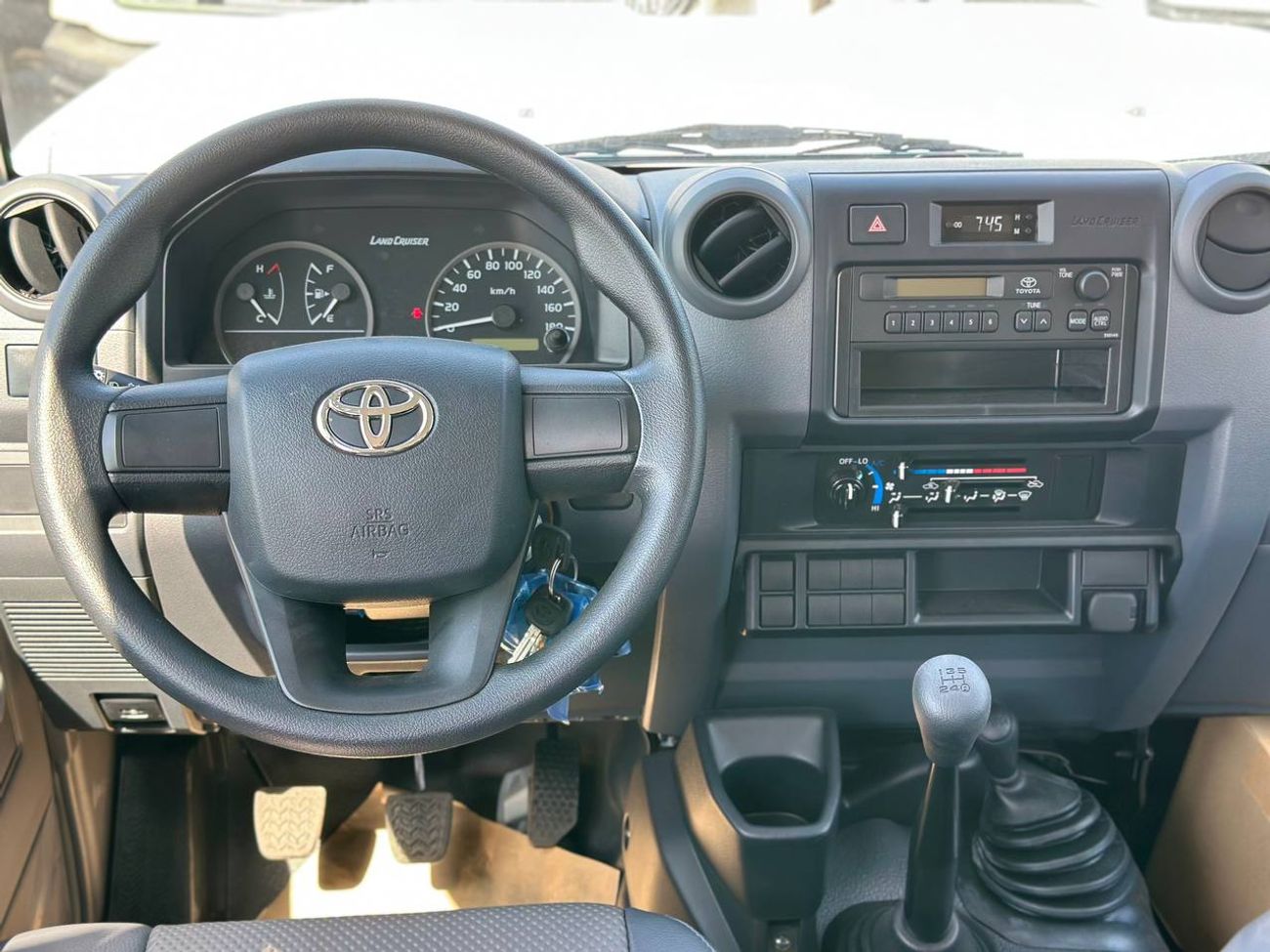 Toyota Land Cruiser 70 LC76 4.2L DSL M/T // 2025 // STD Option With Power Windows , 9 Seats // Special Offer // By Formula