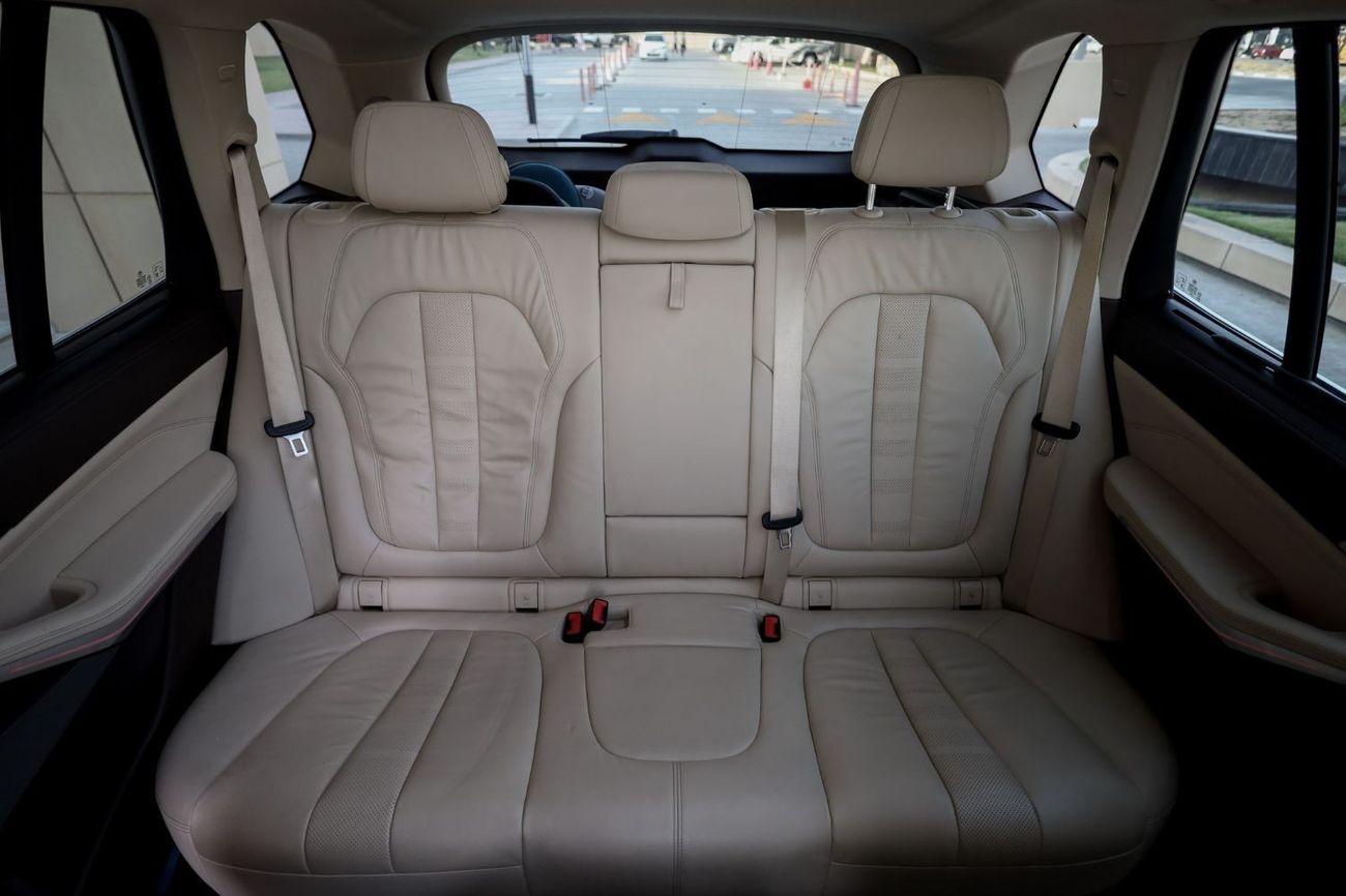 BMW X5 40i Exclusive BMW X5 xDrive40i 2019 GCC under Warranty with Flexible Down-Payment/ Flood Free.