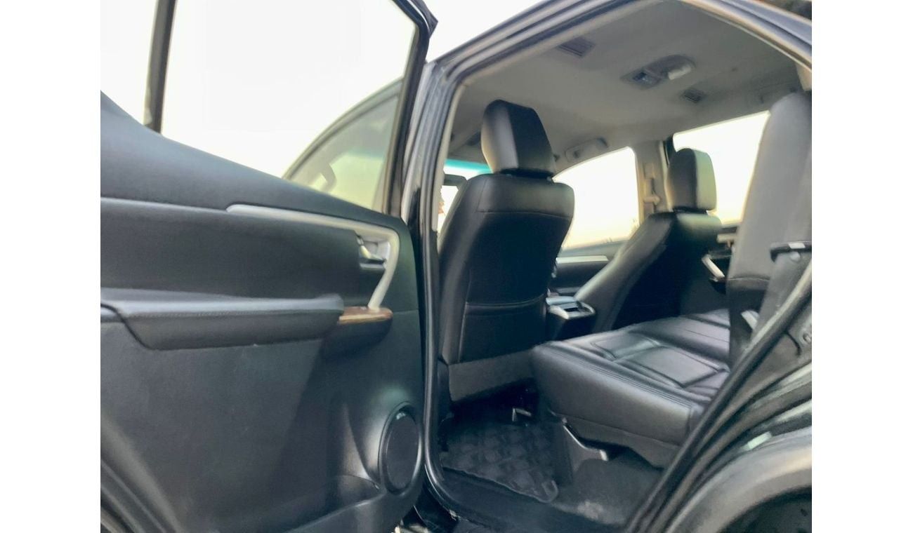 Toyota Fortuner 2016 Toyota Fortuner GX.R 4.0L V6 - AWD 4x4 - MidOption+ 7 Seater - 74,000 km