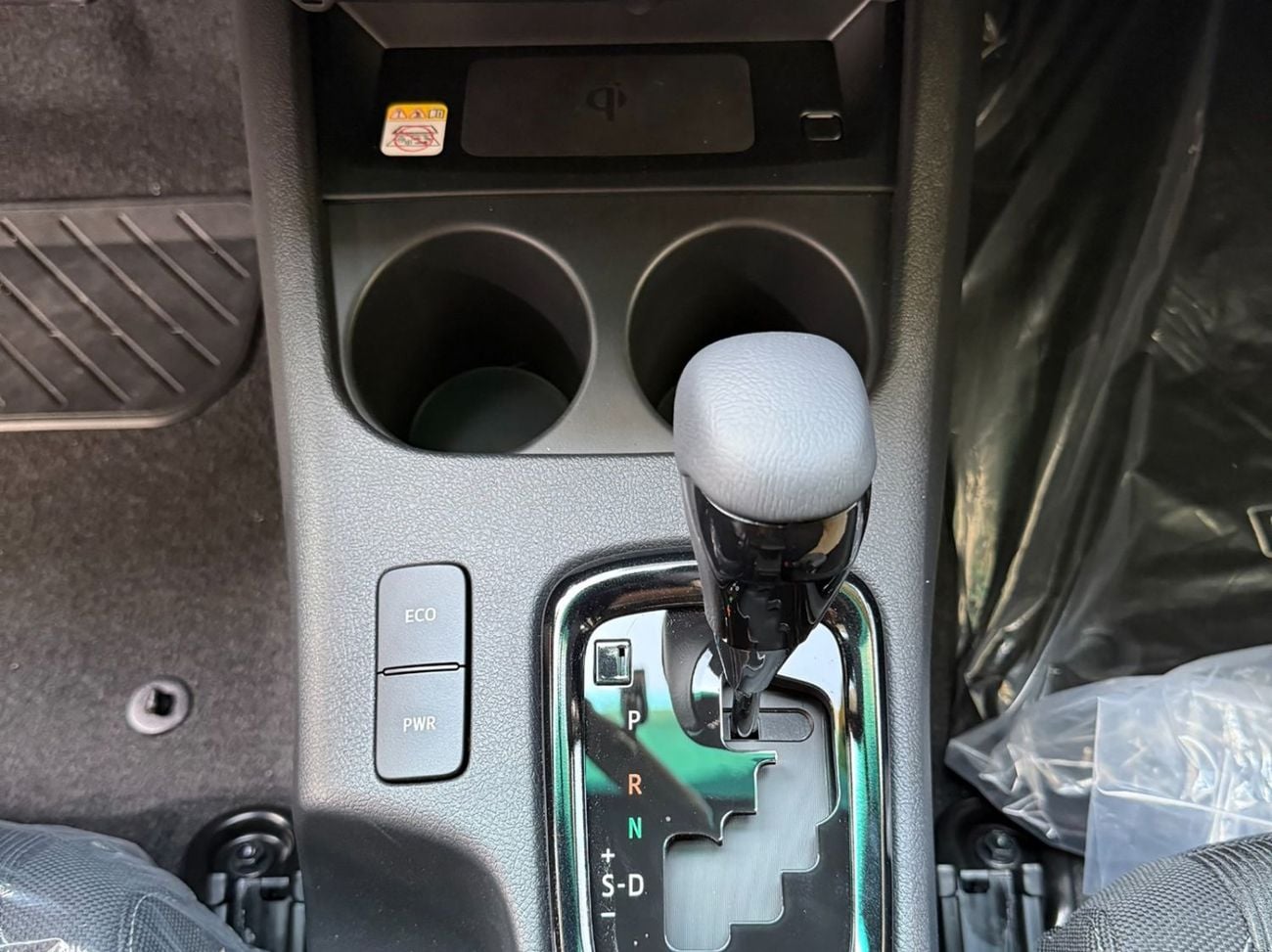 Toyota Hilux 2026 4.0 V6 **EXPORT ONLY**التصدير فقط خارج الخليج***