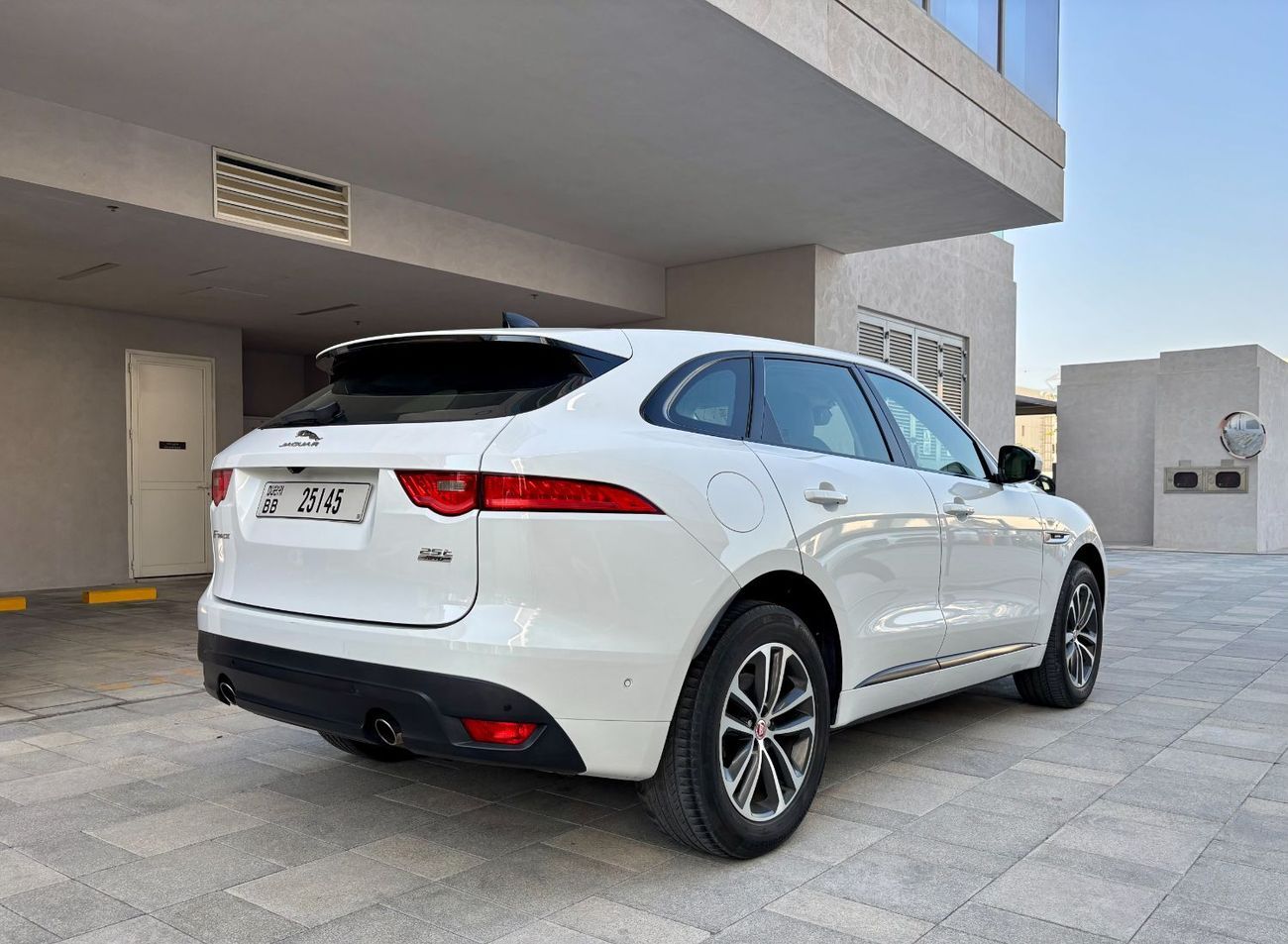 جاكوار F بيس Jaguar F-Pace R-Sport 3.0L V6 Supercharged – 2020 – GCC Specs