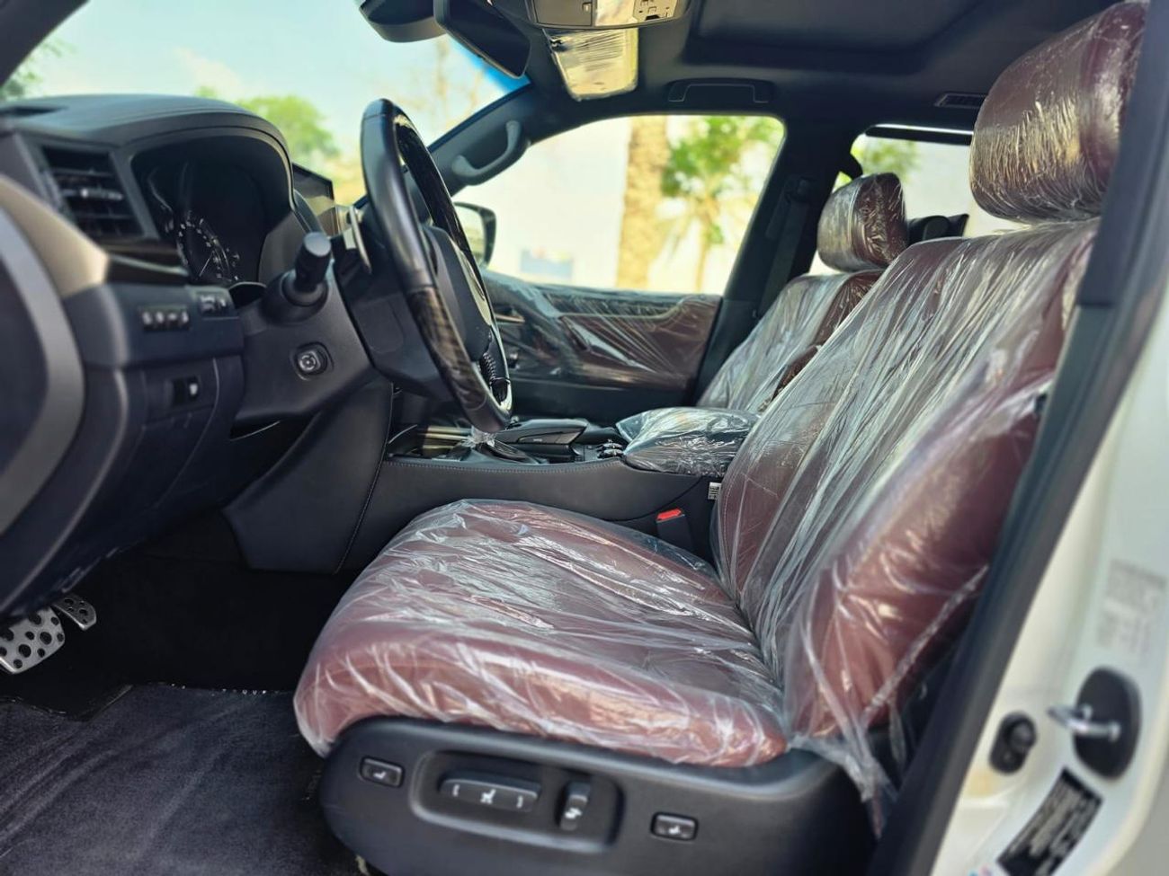 Lexus LX 570 Signature 5.7L 2020 GCC AL FUTTAIM LEXUS IN MINT CONDITION