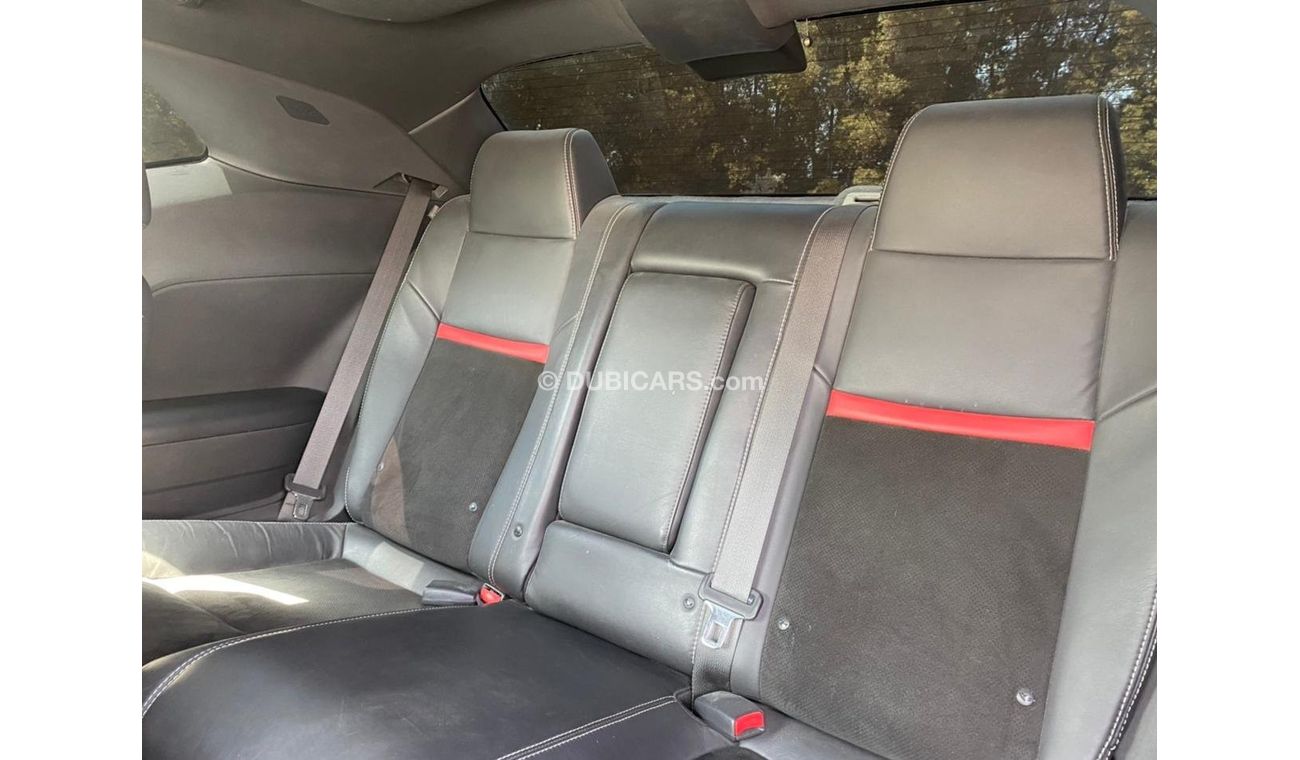 دودج تشالينجر 2014 Dodge Challenger SRT8 (LC), 2dr Coupe, 6.4L 8cyl Petrol, Automatic, Rear Wheel Drive