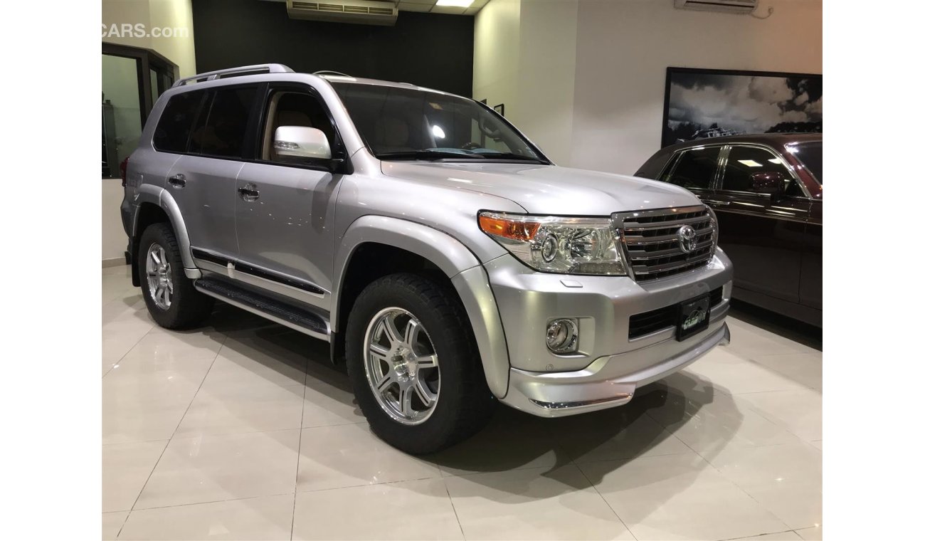 Toyota Land Cruiser XTREME 5.7L VXR - 2013 - GCC - ONE YEAR WARRANTY