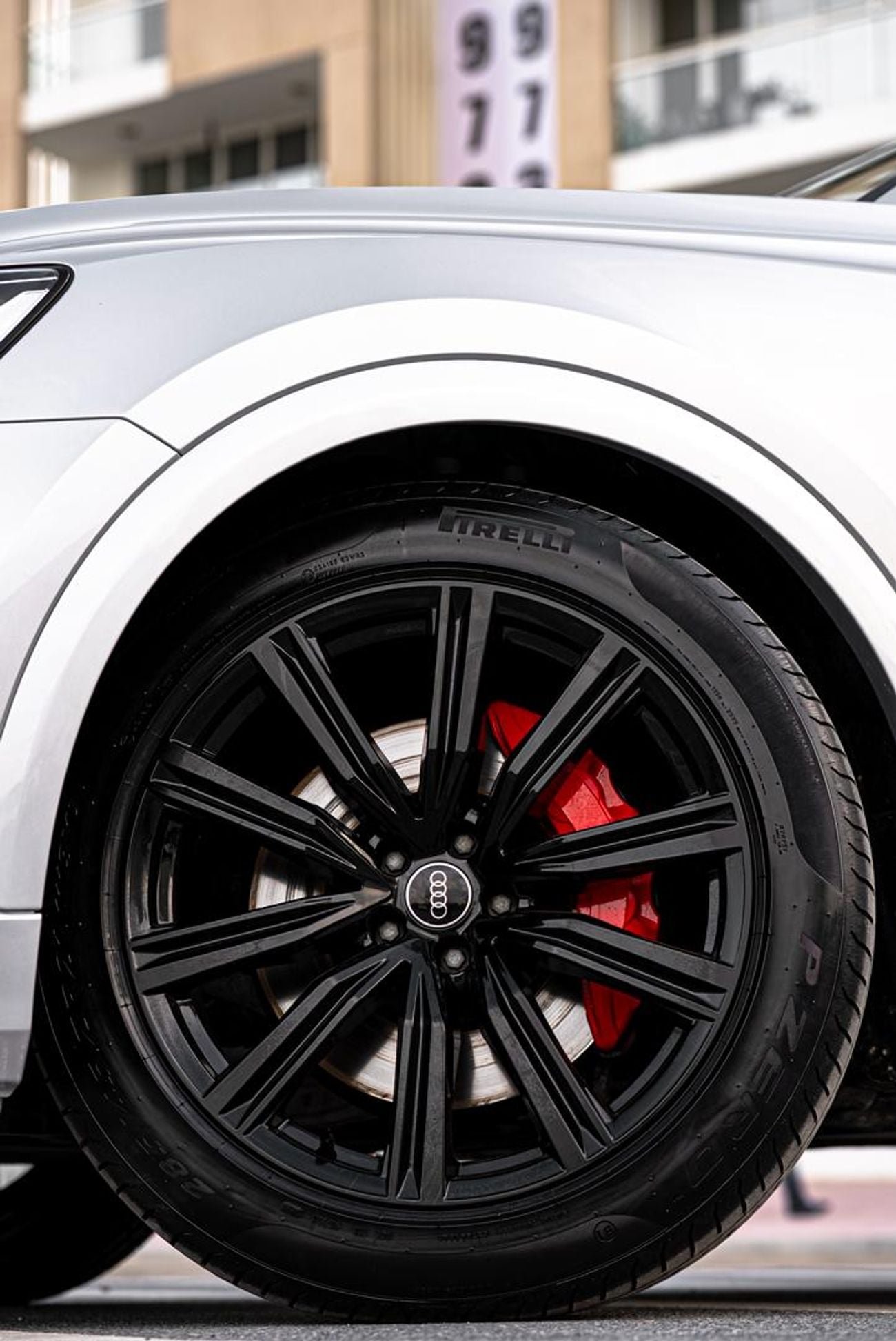 Audi Q8 55 TFSI quattro S-Line 3.0L (340 HP)