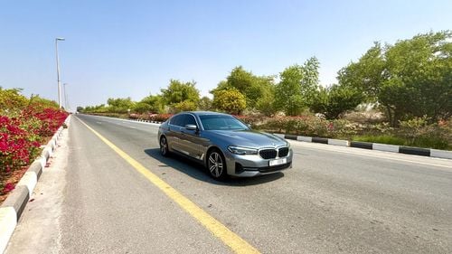 بي أم دبليو 520i Std 2.0L