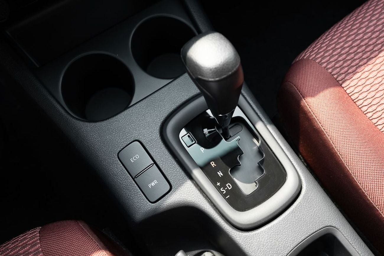 تويوتا هيلوكس GLX 2.7L Petrol Double Cabin Automatic Transmission 4x4 2026