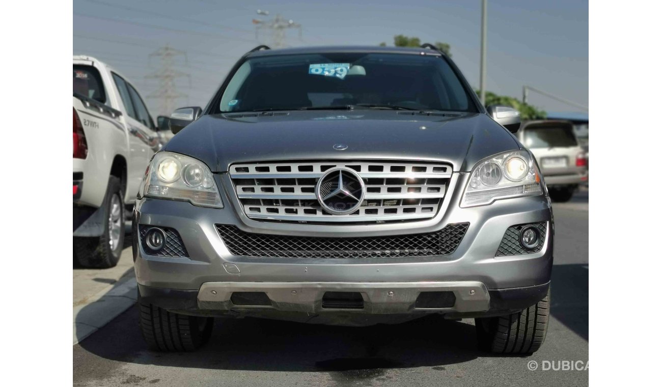 Mercedes-Benz ML 350 3.5L V6 Petrol, 19" Rims, DRL LED Headlights, Hill Climb Control, Leather Seats, Sunroof (LOT # 598)