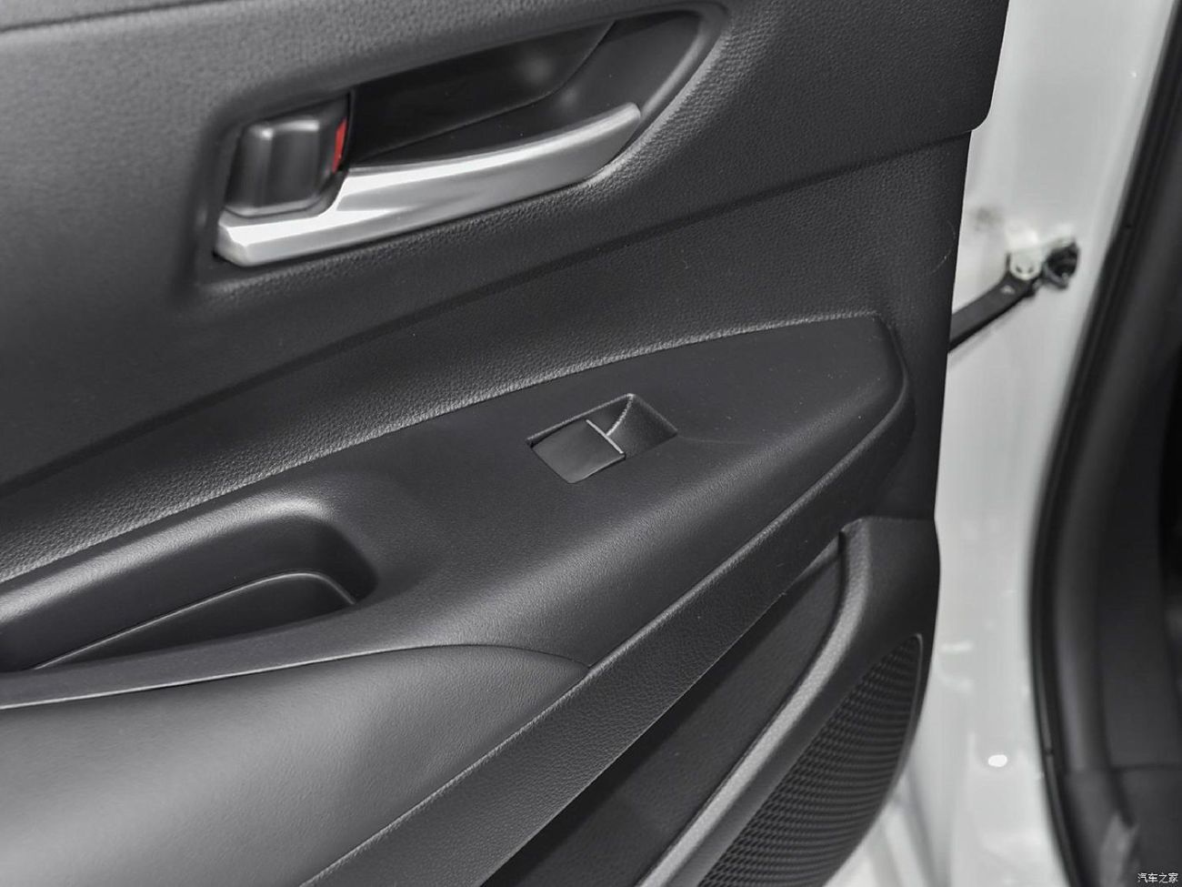 تويوتا كورولا XLI Hybrid 1.8L