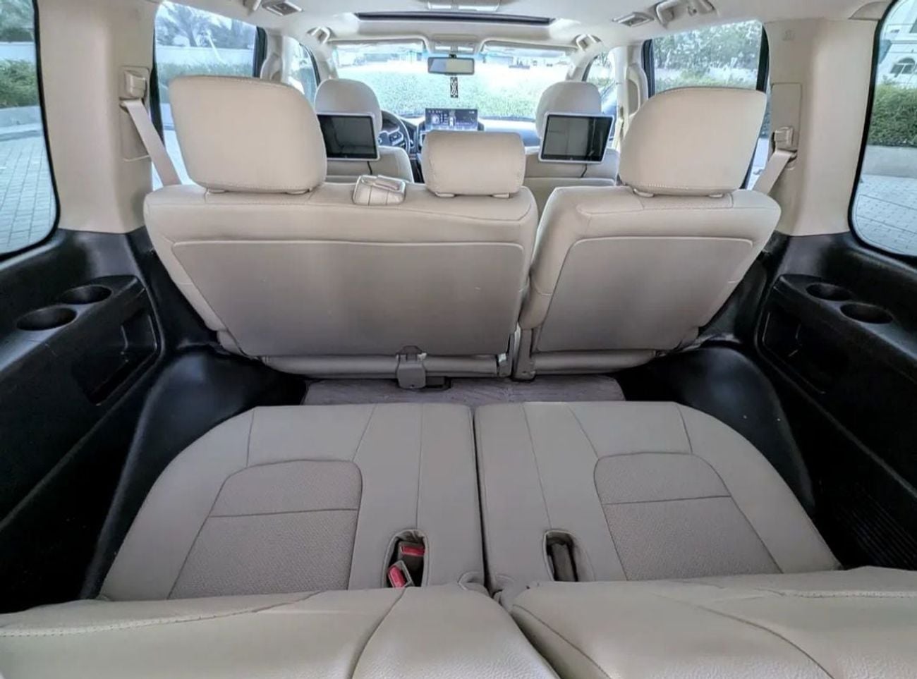 تويوتا لاند كروزر Toyota landcruise 2011model Facelifted 2025 GXR 4.0L v8 petrol Engine Colour Gold push start Transmi