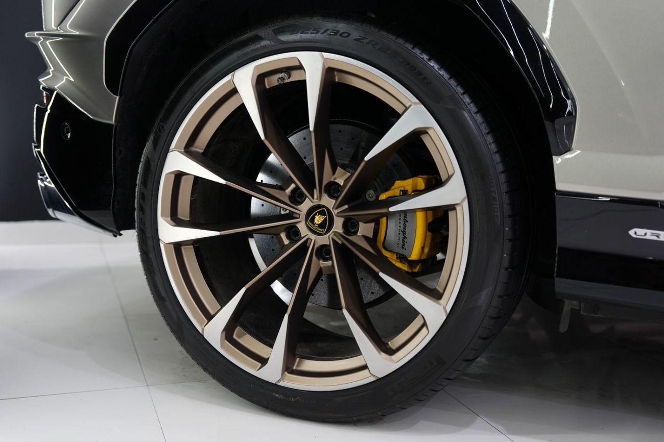 Lamborghini Urus S 4.0T V8 60th Anniversary Edition, Carbon Interior, Rear Entertainment, Dealer Warranty!!