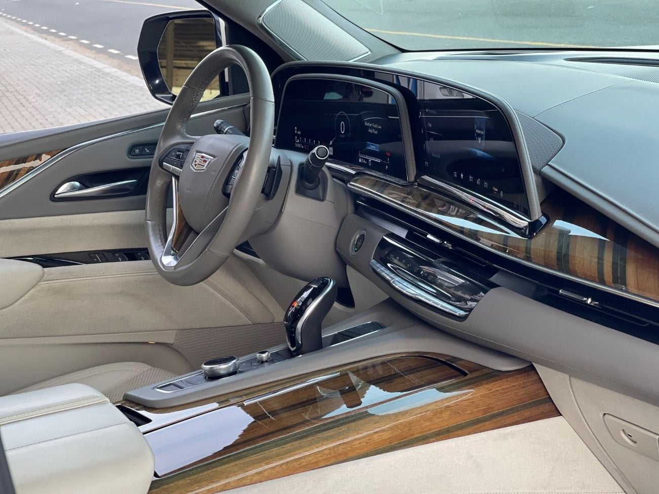 Cadillac Escalade Premium Luxury Platinum 6.2L 4WD MASSAGING SEATS / PREMIUM SOUND SYSTEM / HEAD UP DISPLAY / 360 CAME