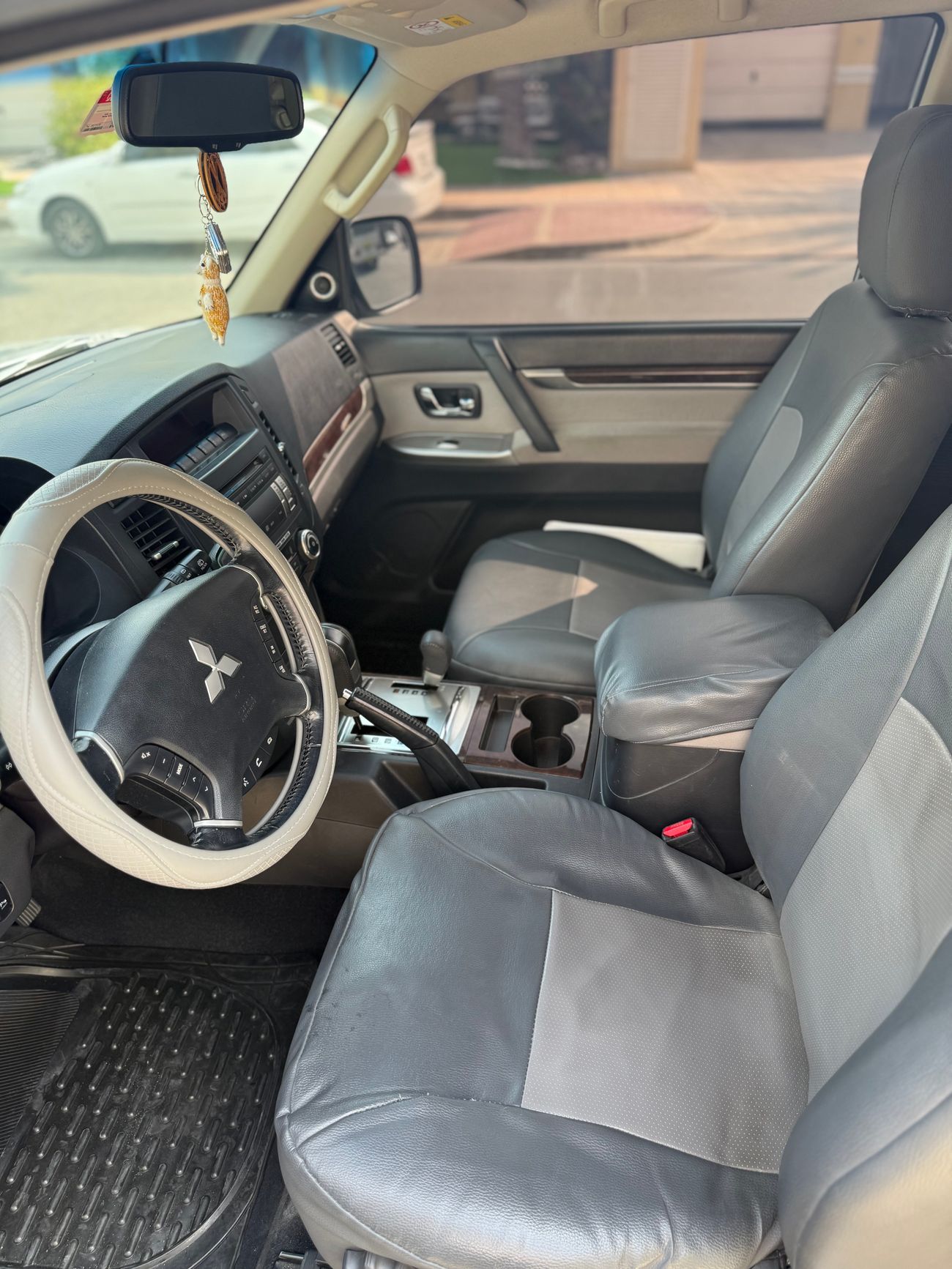 ميتسوبيشي باجيرو GLS Mid 3.0 (3 doors)