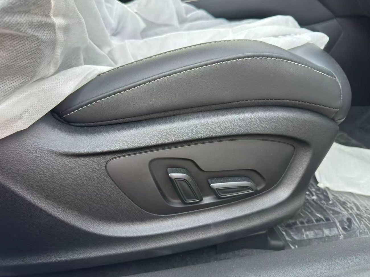 MG 5 DELUXE 1.5L A/T 2024 Full-option with sunroof Black | Export or Wholesale