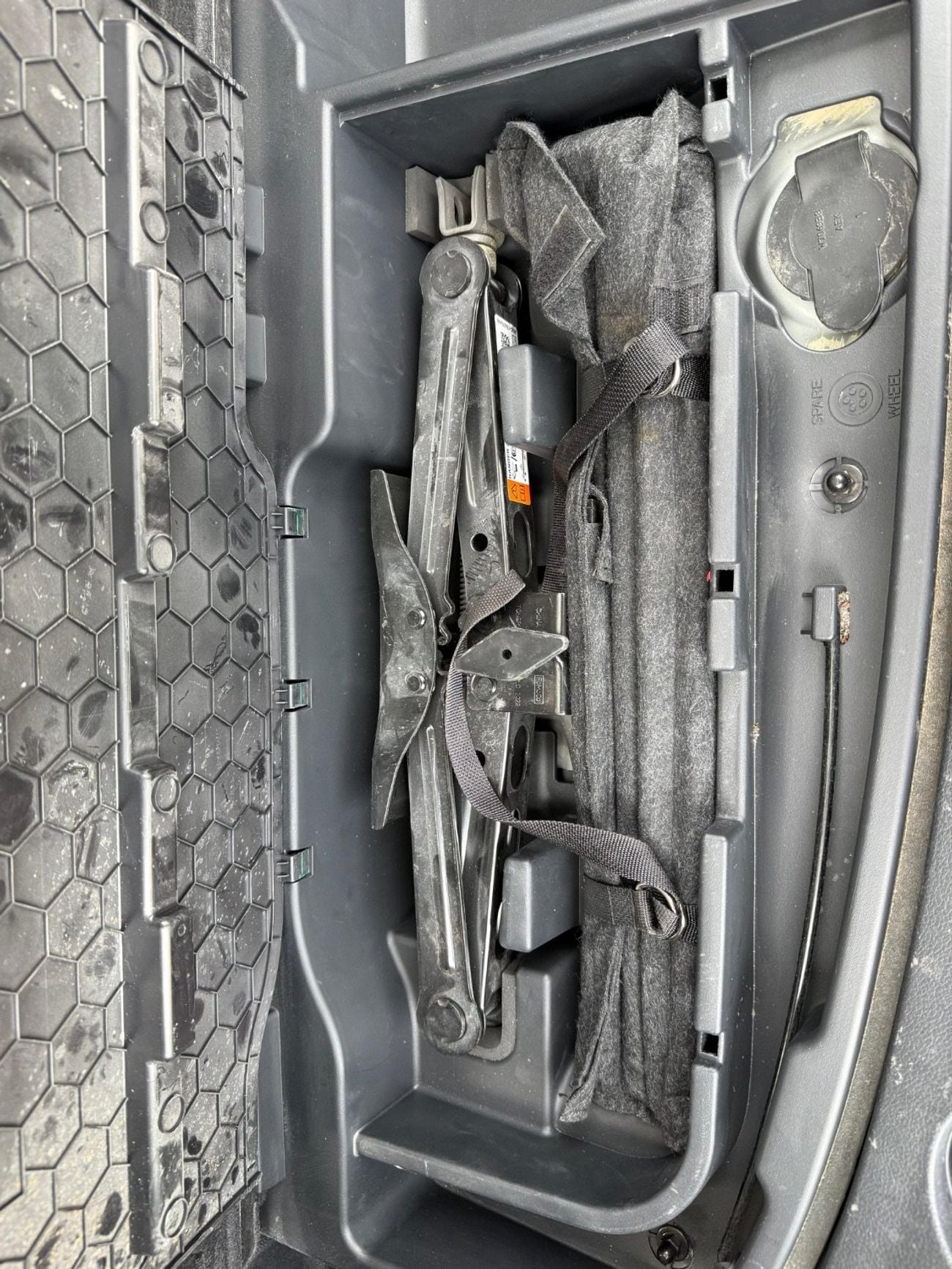 فورد ايفرست Ambiente