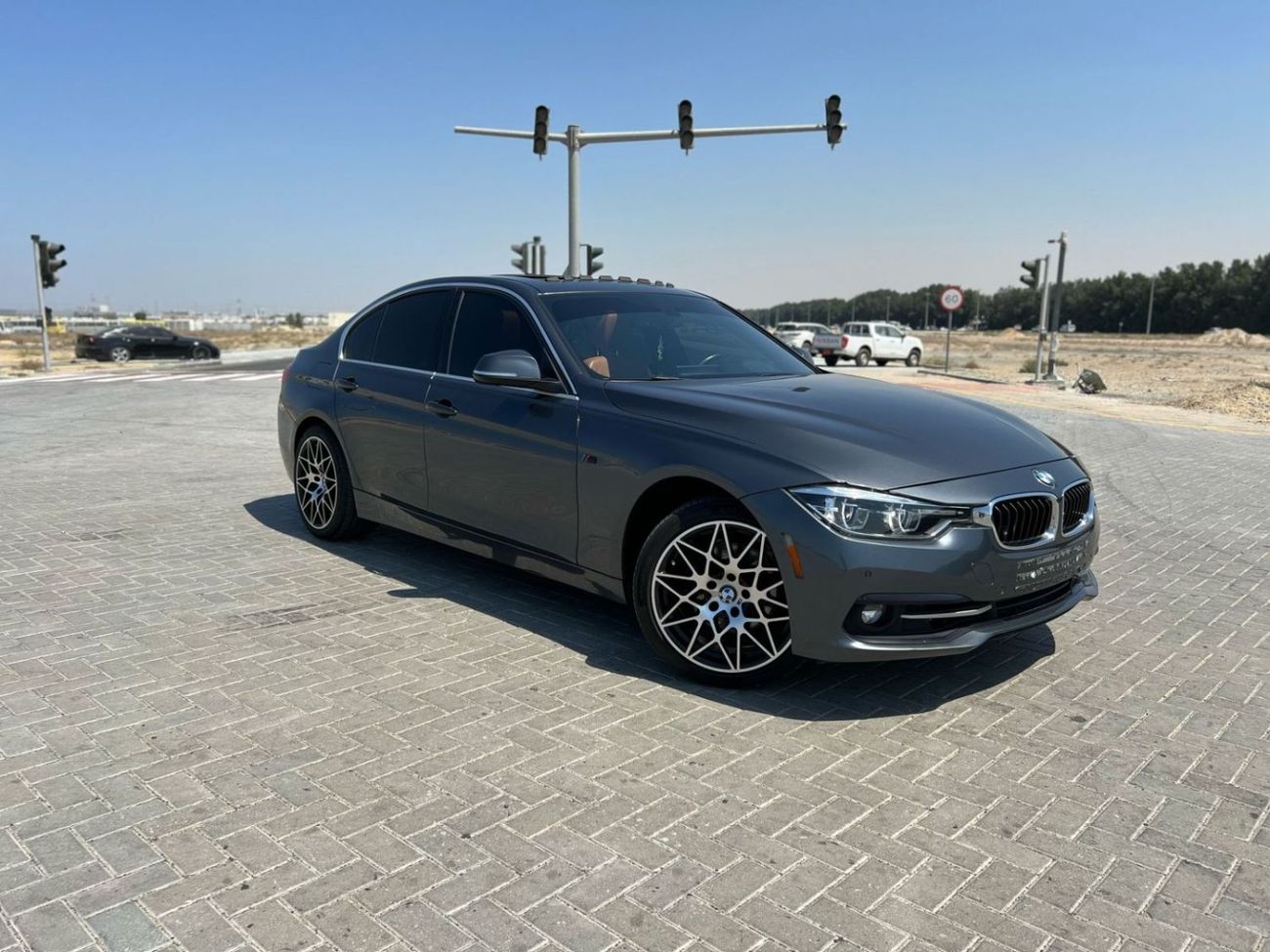 بي أم دبليو 330i Std 2.0L German import