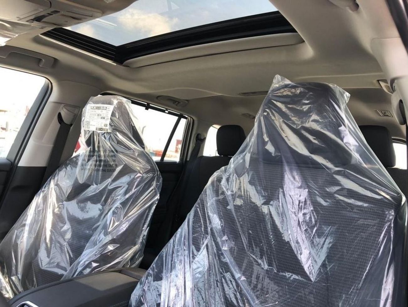 Toyota Highlander TOYOTA_HIGHLANDER_GLE_HYBRID_2023_2.5L_WHITE_GREY_BLACK_AVAILABLE