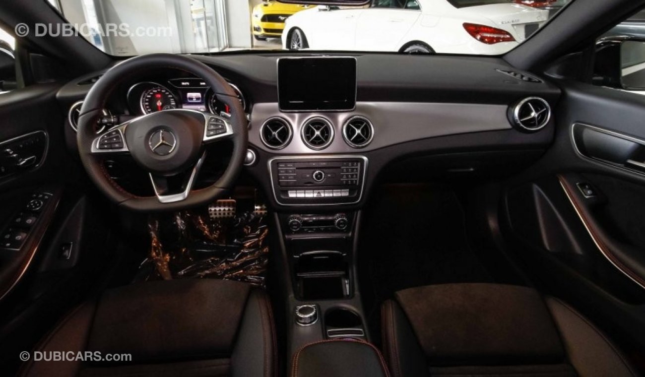 Mercedes-Benz CLA 250 AMG 2.0 L I4 TURBO