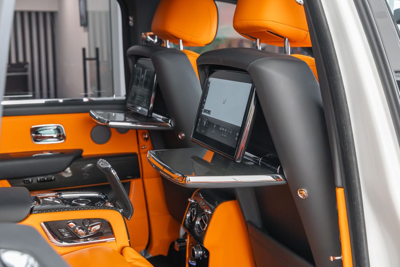 رولز رويس كولينان Rolls-Royce Cullinan Black Badge | Bespoke Orange Interior | Fully loaded | WARRANTY AVAILABLE PITST