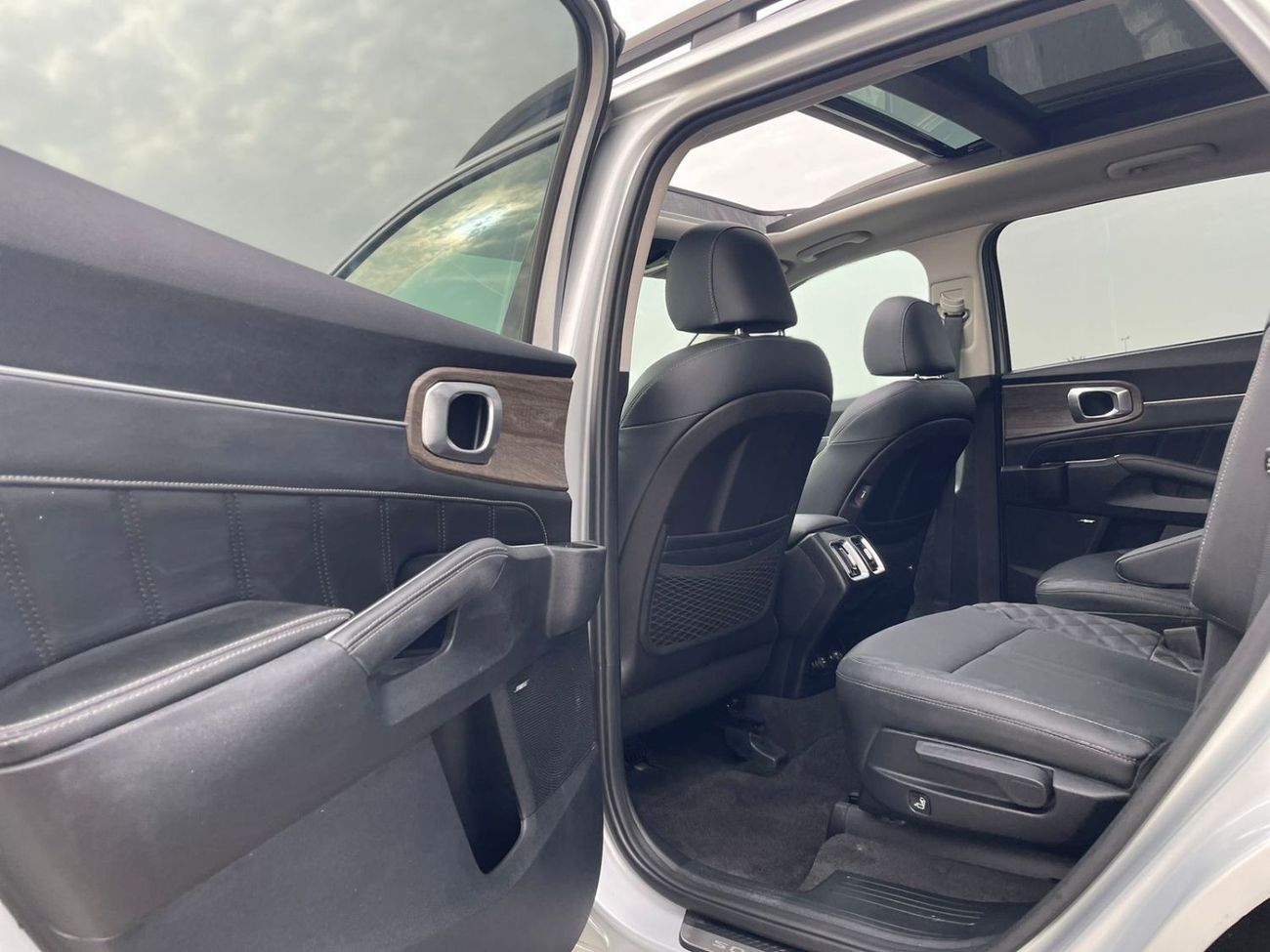 Kia Sorento *Offer*2021 Kia Sorento X-Line Prestige Full Option Panoramic -360* 5 CAM-V4 -4x4 -7 Seater UAE PASS