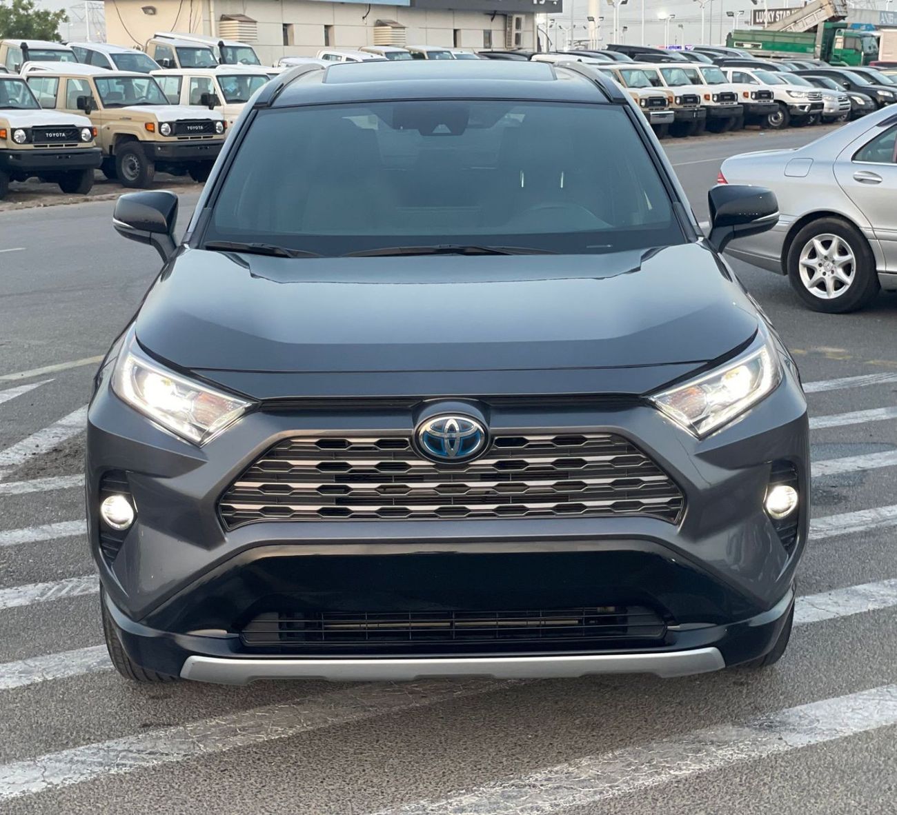 Toyota RAV4 2021 Toyota Rav4 XSE Hybrid Fuel ⛽  Full Option Sports Edition - 2.5L V4 - AWD 4x4 - UAE PASS